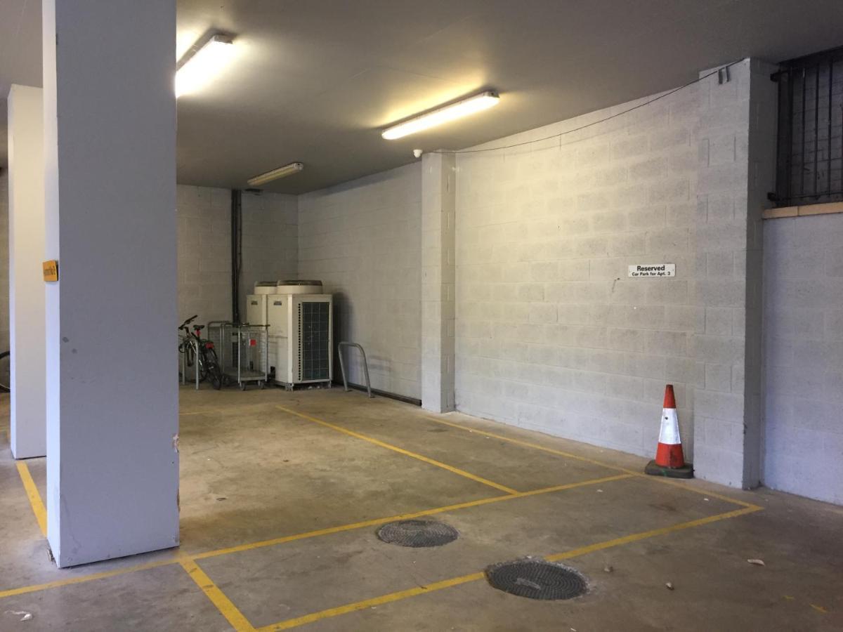 Churchill Two Bedroom Apartments With Free Parking And The Minster View York Exteriör bild