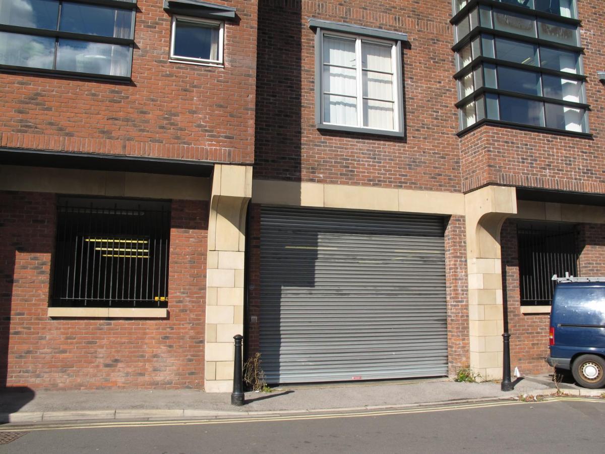 Churchill Two Bedroom Apartments With Free Parking And The Minster View York Exteriör bild