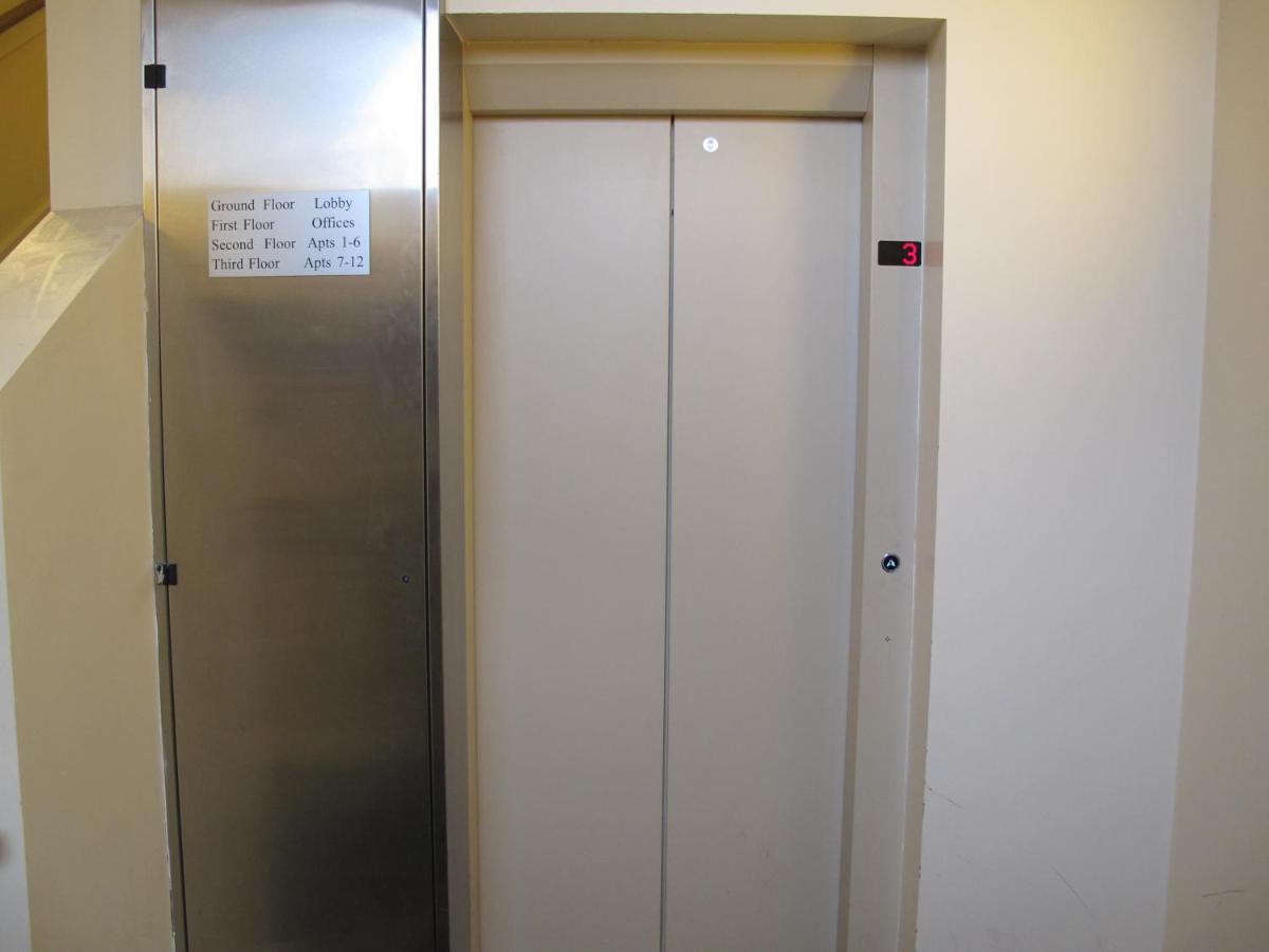 Churchill Two Bedroom Apartments With Free Parking And The Minster View York Exteriör bild