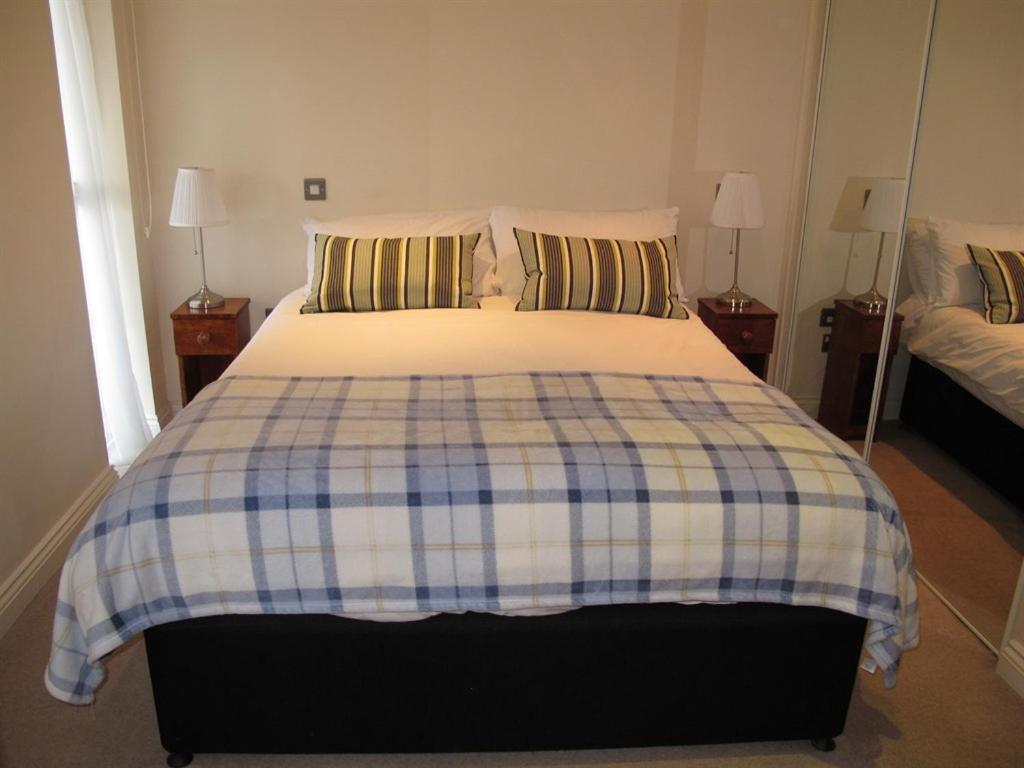 Churchill Two Bedroom Apartments With Free Parking And The Minster View York Rum bild